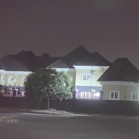 Health Plaza Abuja Aparthotel Buitenkant foto