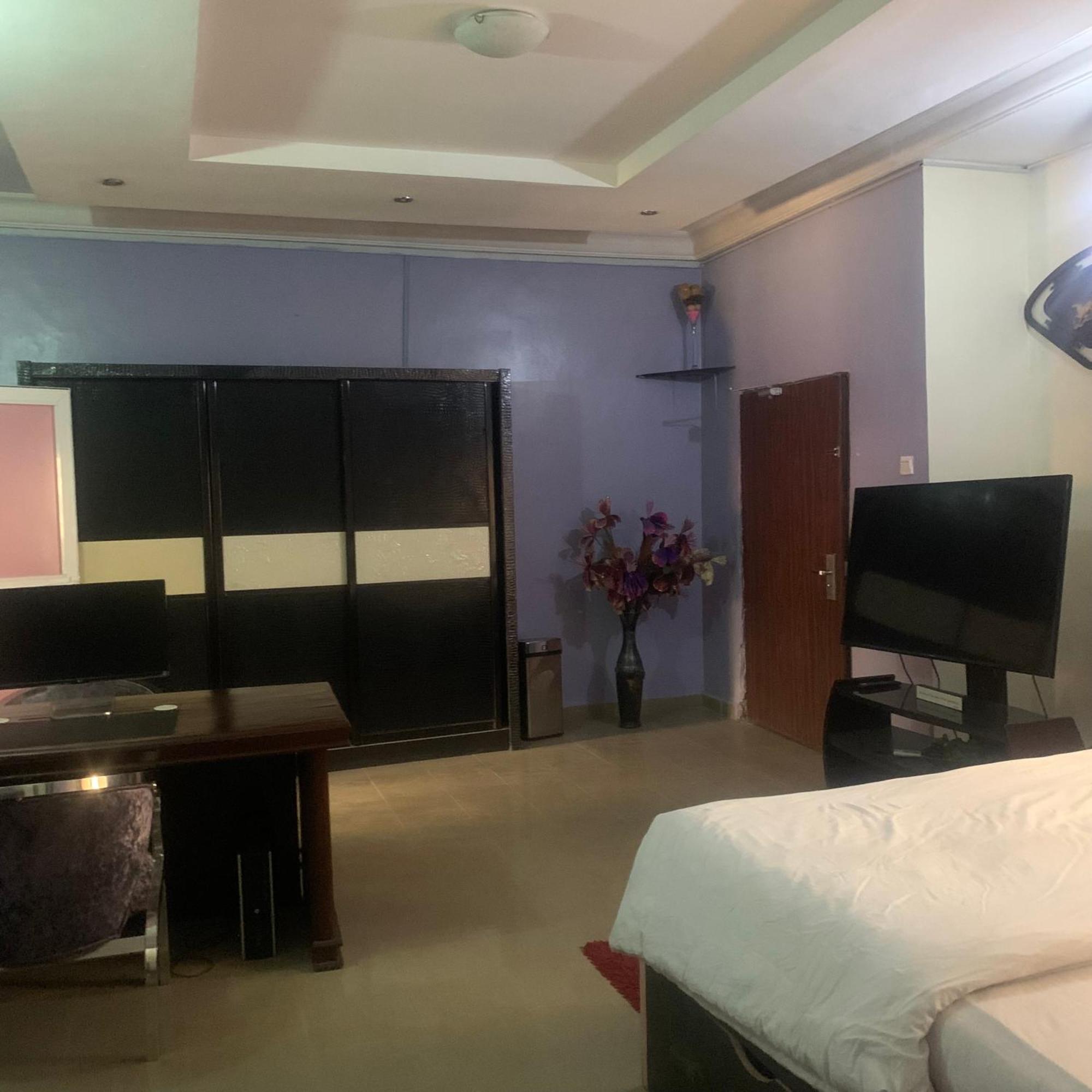 Health Plaza Abuja Aparthotel Buitenkant foto