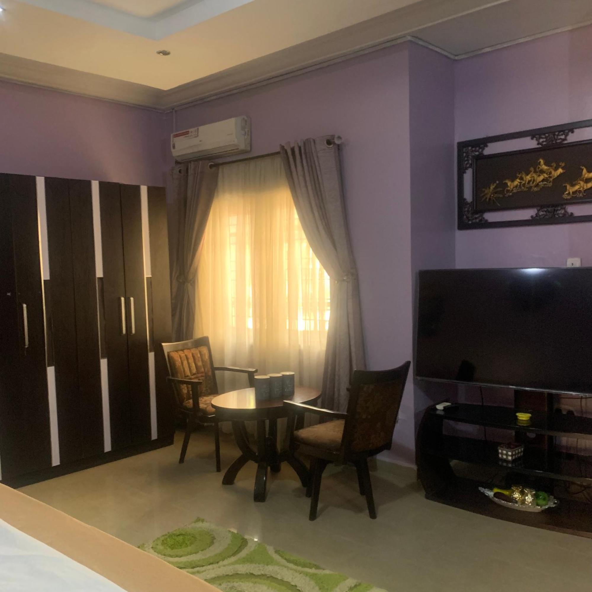 Health Plaza Abuja Aparthotel Buitenkant foto