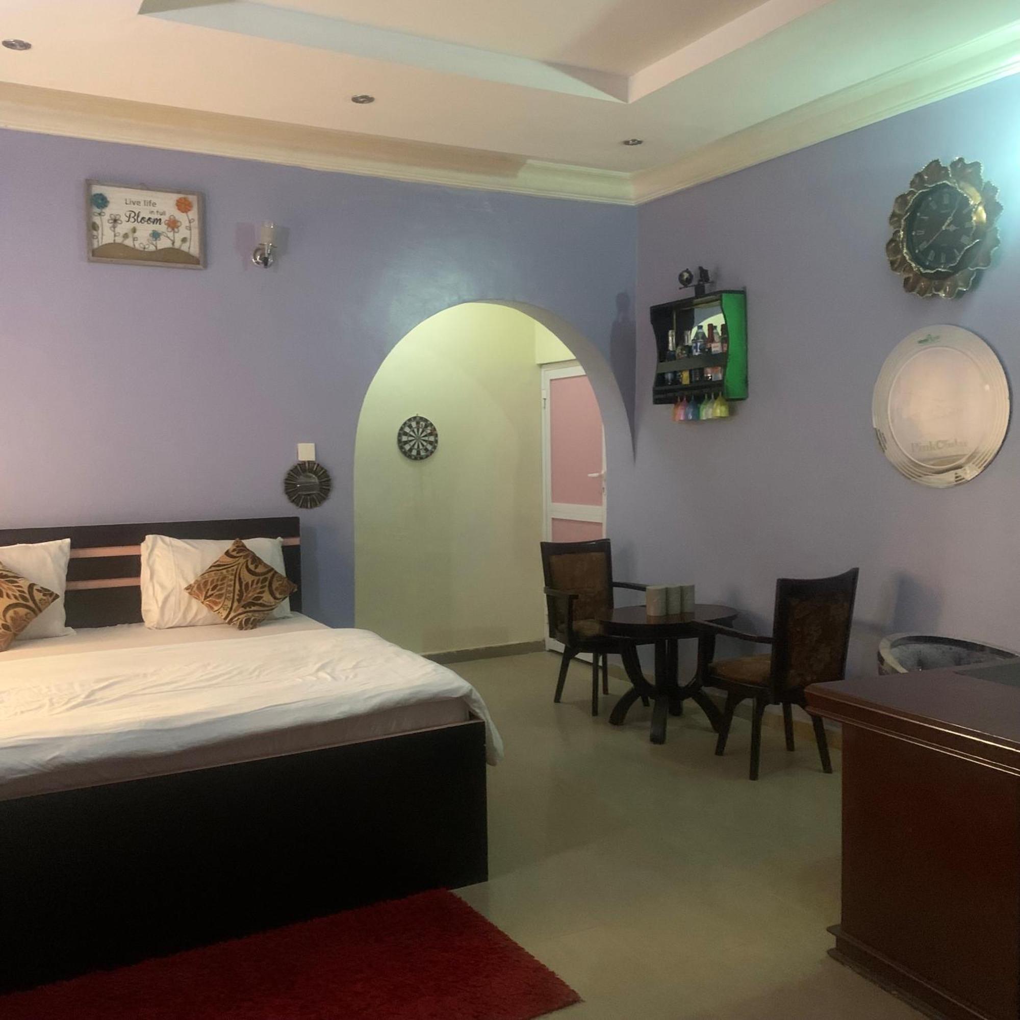Health Plaza Abuja Aparthotel Buitenkant foto