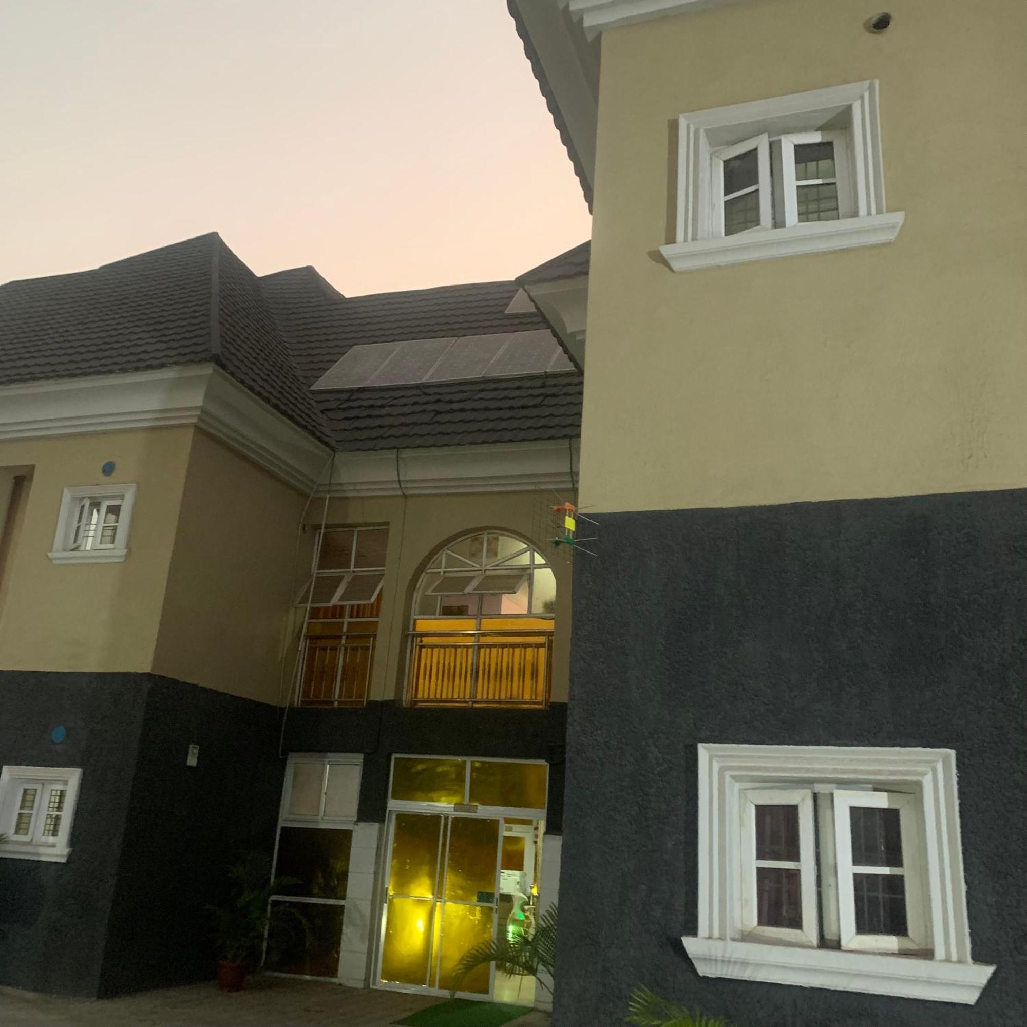 Health Plaza Abuja Aparthotel Buitenkant foto