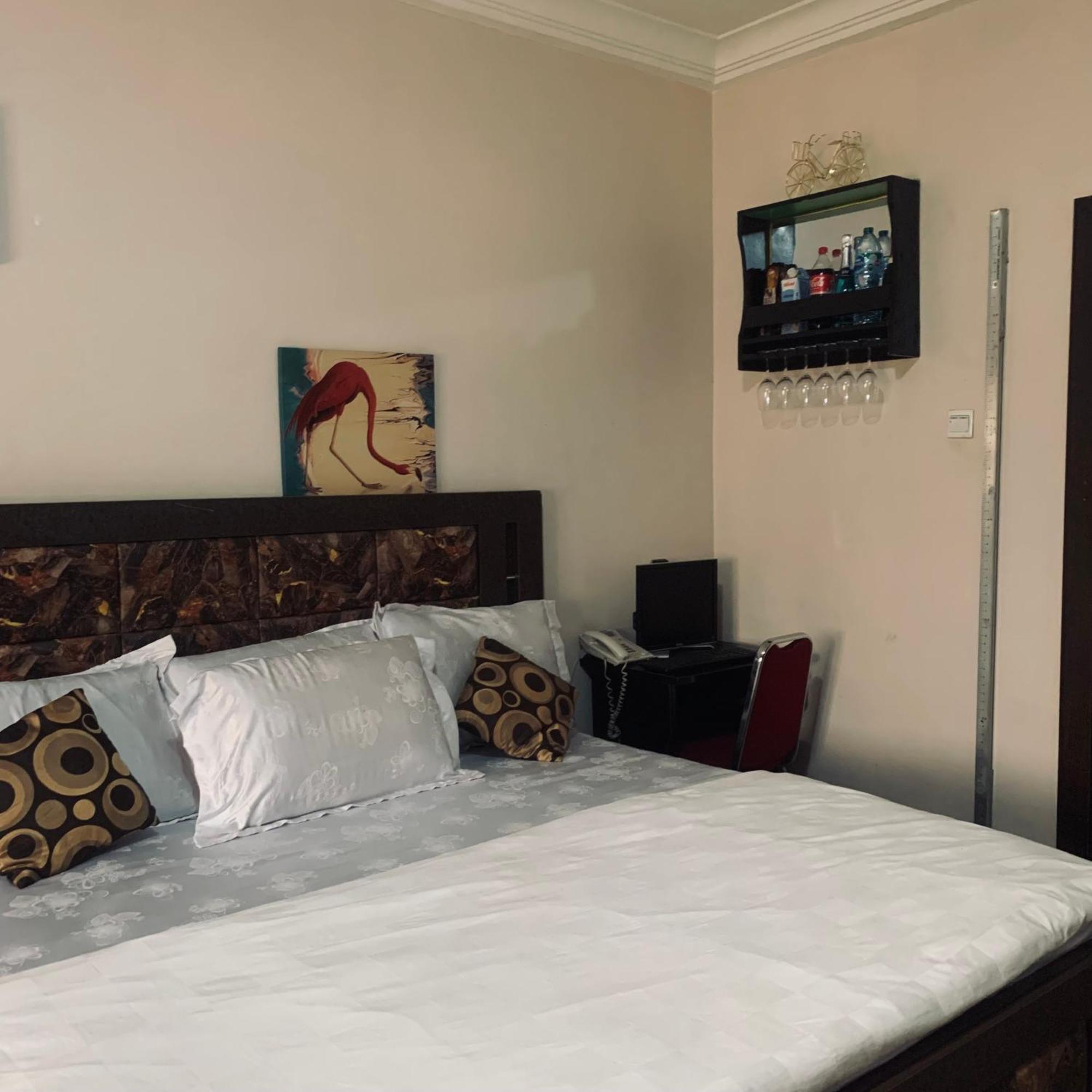 Health Plaza Abuja Aparthotel Buitenkant foto