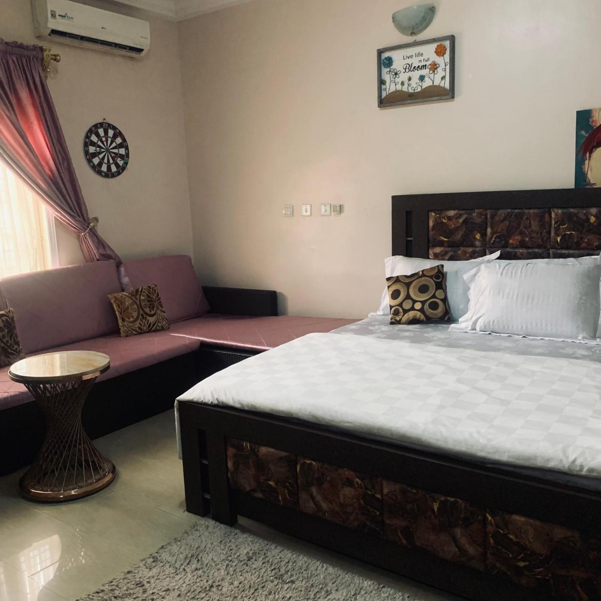 Health Plaza Abuja Aparthotel Buitenkant foto