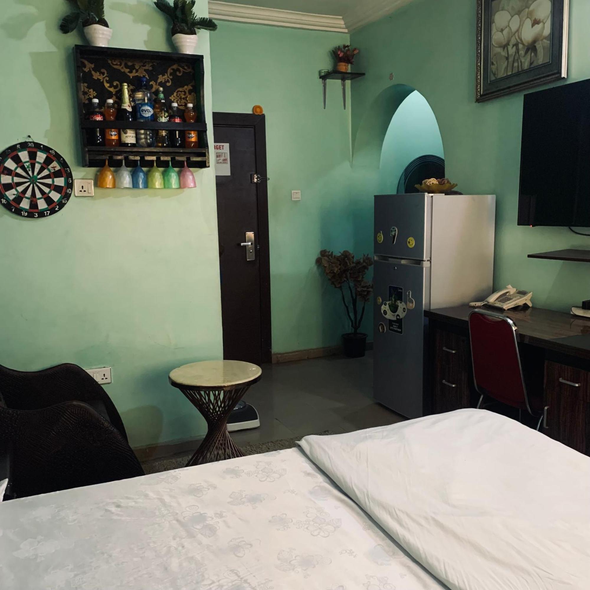 Health Plaza Abuja Aparthotel Buitenkant foto