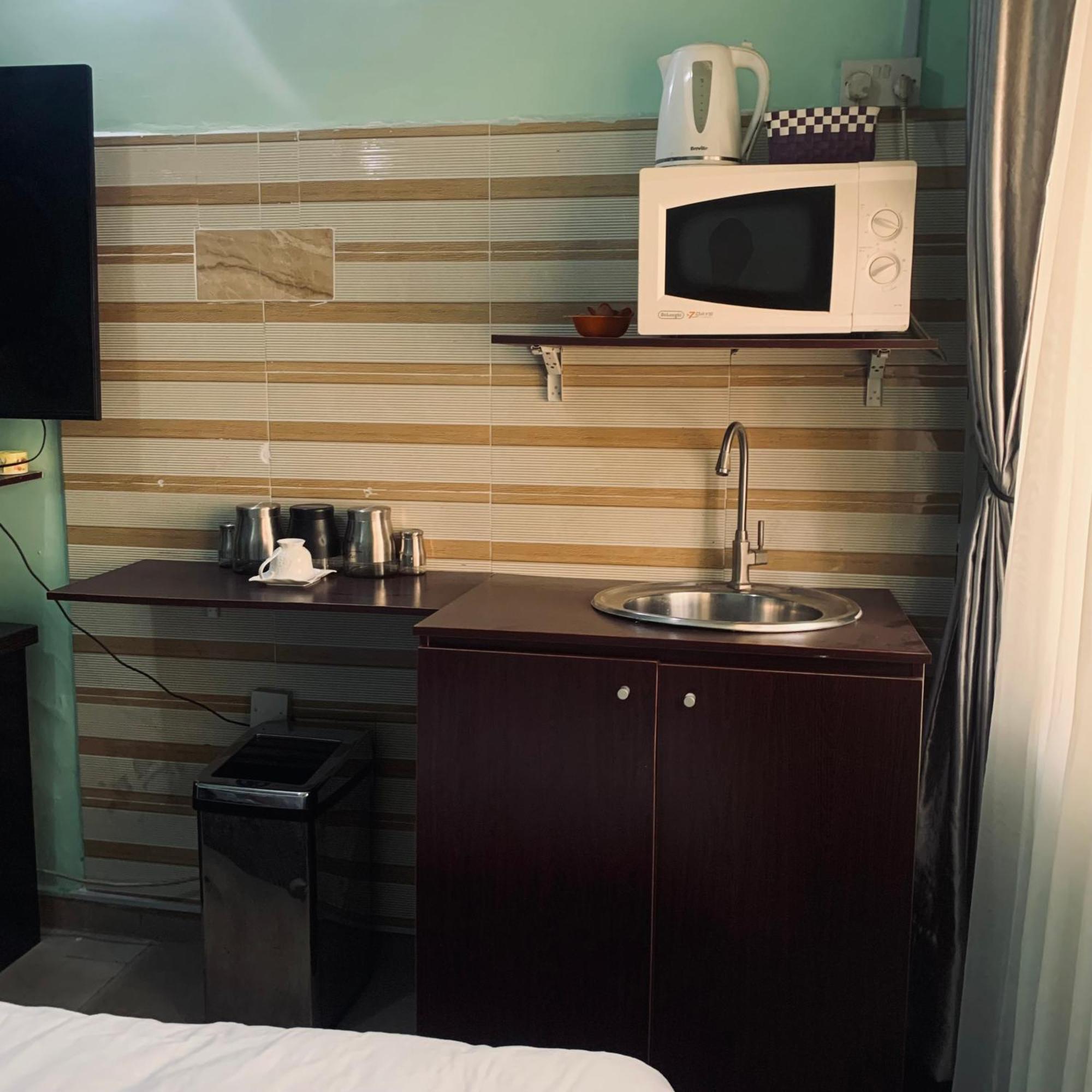 Health Plaza Abuja Aparthotel Buitenkant foto