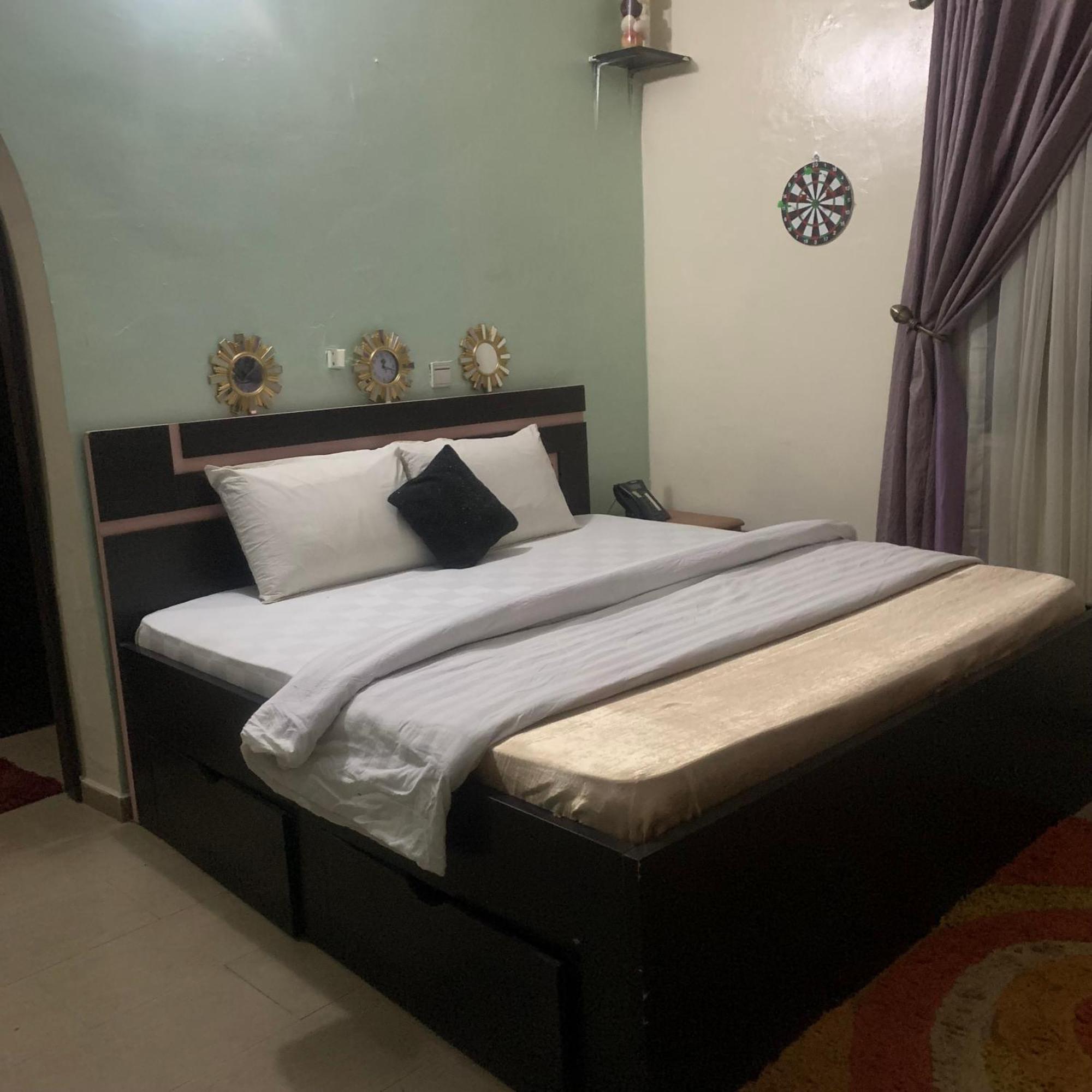 Health Plaza Abuja Aparthotel Buitenkant foto